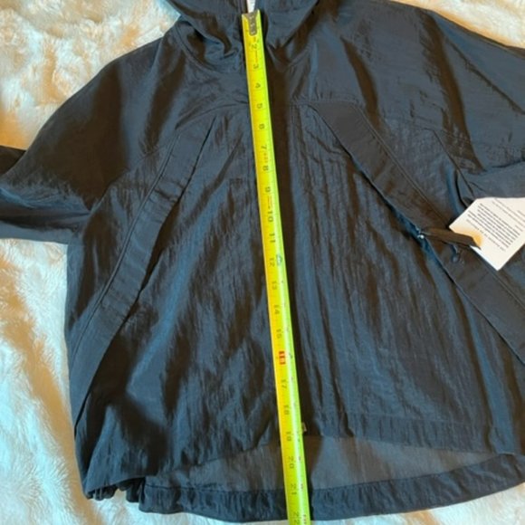 Lululemon Jacket Clear Intention Cropped Black Ladies Size 4 NWT - Picture 13 of 16